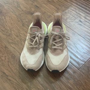 Women’s Adidas ultraboost